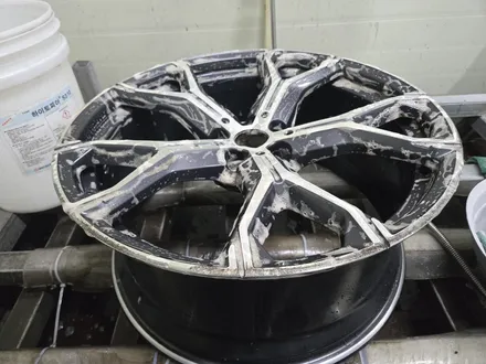 남양주다이아컷팅휠복원 휠도색 / BMW X5 Xdribe 45e / 21인치 순정휠 / 고퀄리티 / 합리적인비용 / 휠수리는 휠게이트 / 남양주시 진건읍