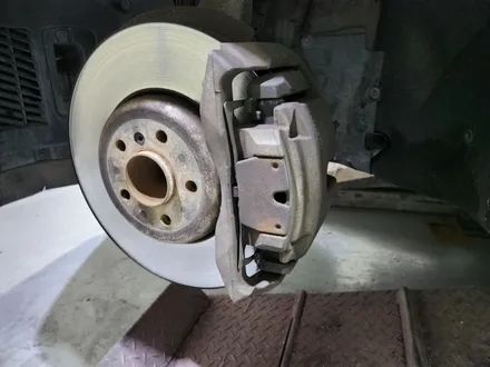 남양주휠복원 휠도색 / BMW 750Li f01 / 순정19인치 / 고스트크롬 / 캘리퍼레드도색 / 고퀄리티 / 합리적인금액 / 휠수리는 휠게이트 / 남양주시 진건읍