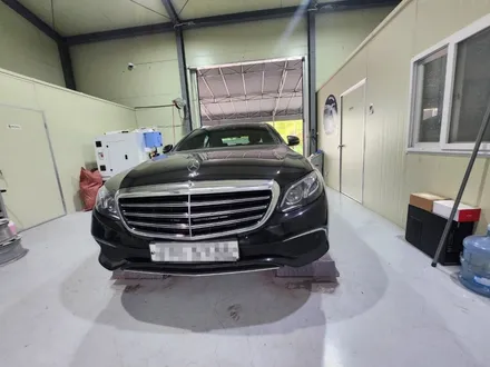 남양주 벤츠휠복원 휠도색 / 벤츠 W213 E220d 4matic / 18인치 순정 / 메탈릭실버 / 고퀄리티 / 합리적인비용 / 휠수리는 휠게이트 / 남양주시 진건읍
