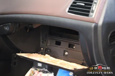 제네시스 오래사용 성능저하 필름 제거후 성능좋은 에니가드 필름으로 시공및 에어컨 가스 충전과 향균 필터 교환 정비해드림 / 광주 북구 중흥동