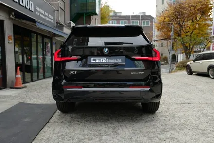 BMW X1 크롬딜리트(크롬죽이기) 랩핑 시공  ( 마포구 PPF , 마포구 랩핑 ) < 코션 마포점 > / 마포구 신수동