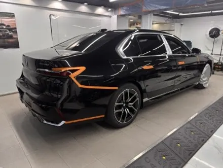 BMW i7 듀오톤(투톤)랩핑, 전체 크롬 딜리트 (크롬 죽이기) 하이그로시 고광택 블랙 시공 ( 마포구 PPF , 마포구 랩핑 ) < 코션 마포점 > / 마포구 신수동