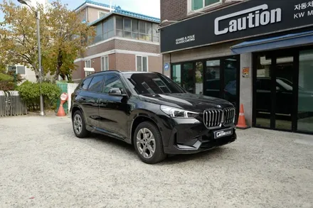 BMW X1 크롬딜리트(크롬죽이기) 랩핑 시공  ( 마포구 PPF , 마포구 랩핑 ) < 코션 마포점 > / 마포구 신수동