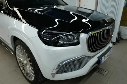 벤츠 GLS 600 마이바흐 펄화이트 듀오톤(투톤) 블랙&화이트 랩핑 시공 ( 마포구 PPF , 마포구 랩핑 ) < 코션 마포점 > / 마포구 신수동