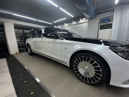 벤츠 S클라스 S680 펄화이트 듀오톤(투톤) 랩핑 사고처리 랩핑  ( 마포구 PPF , 마포구 랩핑 ) < 코션 마포점 > / 마포구 신수동