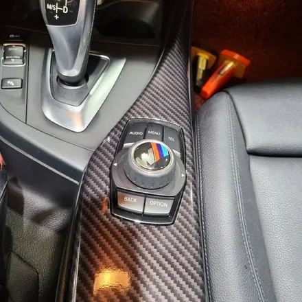 [케이랩스_진해랩핑+창원랩핑+전체랩핑+부분랩핑+광고랩핑]BMW 118D 실내 카본 랩핑 / 창원시 진해구