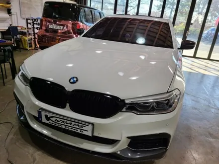 BMW 530i 루프스킨 시공 [케이랩스_진해랩핑+창원랩핑+전체랩핑+부분랩핑+광고랩핑] 창원랩핑샵 / 창원시 진해구