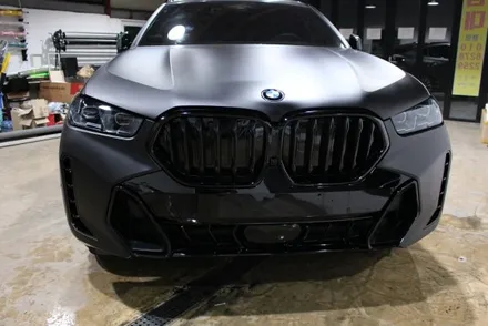 창원랩핑 - 신차 출고하셨나요? 보호도 할겸 색상도 바꾸고 싶다면~!BMW X6 40i 전체랩핑[진해랩핑, 마산랩핑, 경남랩핑, 루프스킨, 전체랩핑,부분랩핑, 광고랩핑]-창원랩핑샵 / 창원시 진해구