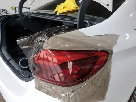 [케이랩스_진해랩핑+창원랩핑+전체랩핑+부분랩핑+디자인랩핑] BMW520D 후미등 라이트 필름시공 / 창원시 진해구