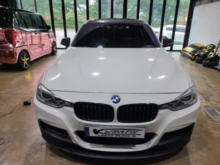 마.창.진.김해 BMW 320D 갈라진 내 차 루프!!!! 재시공 깔금한 마무리까지 자동차랩핑 전문 - 케이랩하우스(케이랩스)창원랩핑샵 / 창원시 진해구