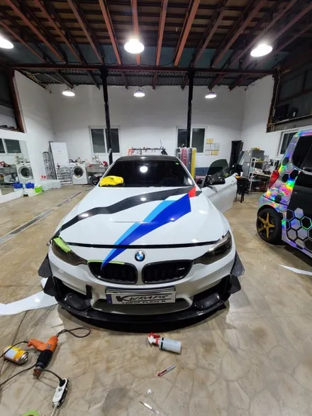 BMW M4 디자인 데칼 시공 [케이랩스_진해랩핑+창원랩핑+전체랩핑+부분랩핑+광고랩핑] 창원랩핑샵 / 창원시 진해구