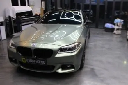 BMW 520D 색상이 마음에 안드신다면 언제든지 랩핑으로 변신하세요~!! 케이랩하우스에서 [진해랩핑, 마산랩핑, 경남랩핑, 루프스킨, 전체랩핑,부분랩핑, 광고랩핑]-창원랩핑샵 / 창원시 진해구
