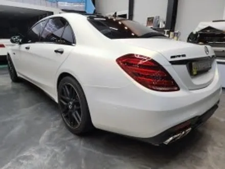 창원 랩핑 벤츠 63 AMG 전체랩핑, 블랙에서 화이트골드로 완벽 변신 실내 카본랩핑까지 완성 / 창원시 진해구