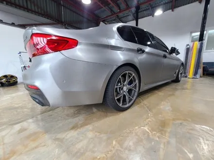 [케이랩스_진해랩핑+창원랩핑+전체랩핑+부분랩핑+광고랩핑] BMW 550D 전체 랩핑 창원랩핑샵 / 창원시 진해구