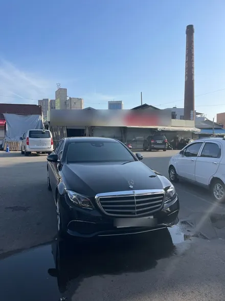 벤츠 E클래스 18인치 순정휠 AMG 19인치 크롬스파터링휠로 인치업 금호 솔루스 TA51 245/40 R19 / 광주 북구 유동