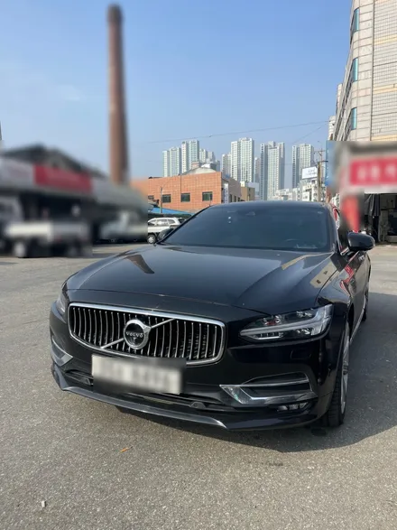 볼보 S90 T8 AWD 액설런스 순정휠 20인치 광주 포트홀사고로 휘어진휠 휠파손 휠교환 휠수리 휠교체 타이어교체작업 광주휠복원 광주휠수리추천 / 광주 북구 유동