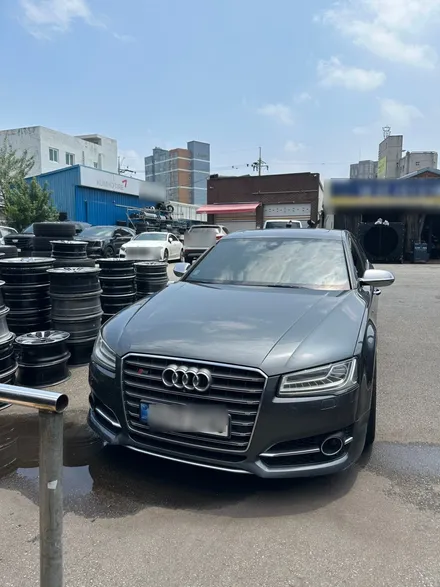 아우디 S8 4.0 TFSI 콰트로 D4 순정휠 21인치 순정휠 휠도색복원 광주 휠도색 휠복원 휠수리 휠도색잘하는곳 수입차휠잘하는곳 수입차휠전문점 / 광주 북구 유동