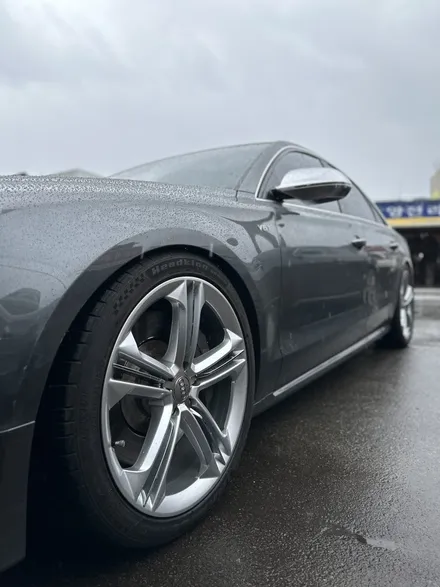아우디 S8 4.0 TFSI 콰트로 D4 순정휠 21인치 순정휠 휠도색복원 광주 휠도색 휠복원 휠수리 휠도색잘하는곳 수입차휠잘하는곳 수입차휠전문점 / 광주 북구 유동