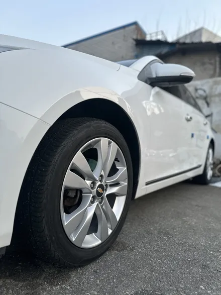 GM 쉐보레 크루즈5 1.8 LTZ 순정휠 17인치 실버컬러 휠도색복원 광주 휠수리 휠복원 휠기스제거 휠상처복원 휠도색잘하는곳 휠복원잘하는곳 / 광주 북구 유동
