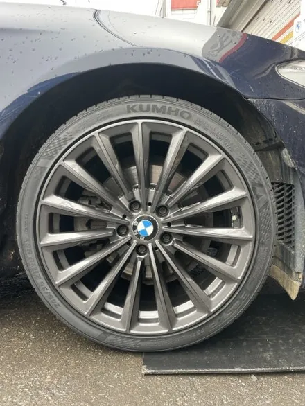 BMW 520d F10 5시리즈 F바디 카피휠 휠파손 광주 휠교환 휠도색 광주타이어전문점 광주휠복원 광주휠수리업 추천 / 광주 북구 유동