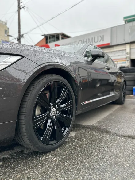 볼보 S90 T8 AWD 인스크립션 순정휠 20인치 휠도색복원작업 광주 휠도색 휠복원 휠수리 휠컬러변경 광주휠전문점 휠잘하는곳추천 / 광주 북구 유동