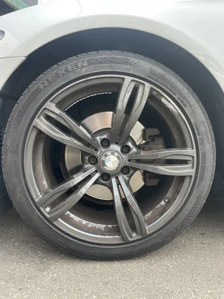 BMW 520D F10 19인치 카피휠 파손으로 6시리즈 순정휠로 교환 / 사제휠 중국산휠 파손 스파터링 크롬휠 / 광주 북구 유동