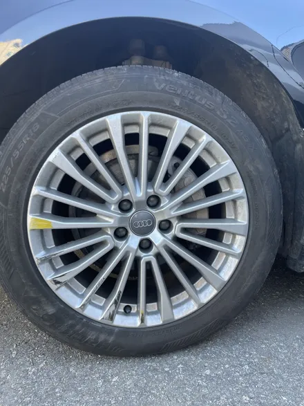 아우디 A6 (C8) 40TDI 프리미엄 순정휠 18인치 휠도색복원 광주휠복원 광주휠수리 광주수입차휠도색추천 / 광주 북구 유동