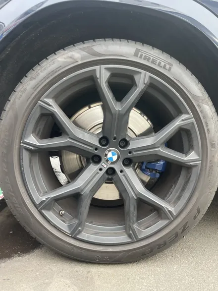 BMW X6 G06 xDrive 40i M스포츠 순정휠 21인치 블랙휠 광주 휠도색 휠복원 휠수리 휠스크래치복원 광주타이어 광주휠업체 수입차휠전문점 / 광주 북구 유동