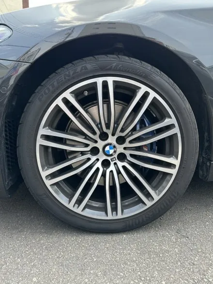 BMW 5시리즈 (G30) 530i xDrive M 스포츠 플러스 19인치 순정휠 블랙유광 휠색상변경 광주 휠도색 휠복원 휠수리 휠커스텀 휠제작 휠도색잘하는곳 휠복원추천 / 광주 북구 유동