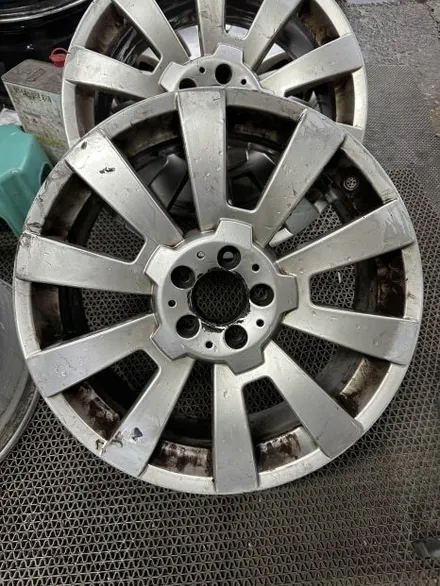 벤츠 GLK클래스 X204 GLK220 CDI 프리미엄 순정휠 19인치 휠도색복원 광주 휠도색 휠복원 휠수리 벤츠휠상처수리 벤츠휠변색 휠수리잘하는곳 휠복원잘하는곳 / 광주 북구 유동