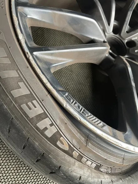 벤츠 GLC AMG 21인치 순정휠 도색 및 다이아몬드 컷팅선반가공 휠가공 휠상처복원 / 광주 북구 유동