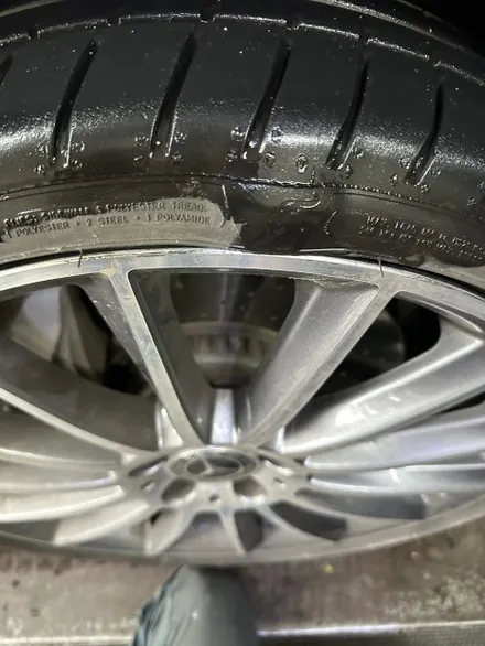 벤츠 E클래스 W213 E350 4MATIC AMG Line 순정휠 20인치 마차휠 광주 컷팅휠복원 휠파손 휠깨짐 휠교체 벤츠휠잘하는곳 마차휠크랙 휠크랙 깨진휠복원 / 광주 북구 유동