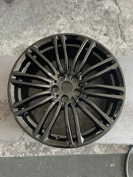 BMW 5시리즈 G바디 M550d 19인치 블랙유광 순정휠 복원작업 / 광주휠수리 전문업체 광주휠복원 전문점 / 광주 북구 유동