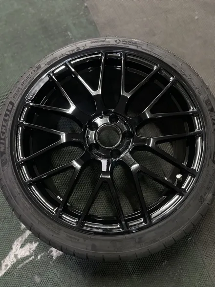 벤츠 C63 AMG 19인치 블랙휠 도색복원작업 굴절수리 휠복원 / 광주 북구 유동