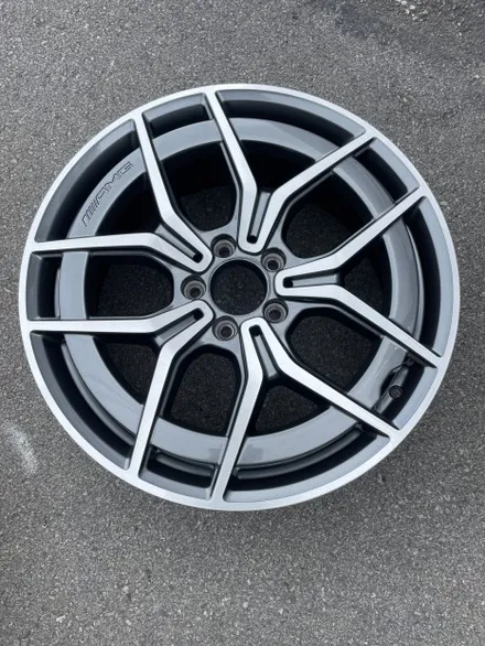 벤츠 E클래스 W213 E220d 4MATIC AMG Line 순정휠 19인치 다이아몬드컷팅휠 휠굴절로 인한 휠교체 광주 휠수리 휠복원 휠판매전문점 / 광주 북구 유동