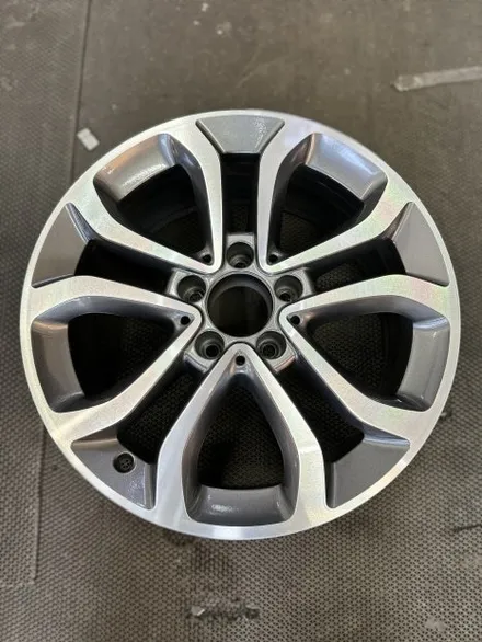 벤츠 C클래스 W205 C220d 아방가르드 순정휠 17인치 다이아몬드컷팅휠 광주 컷팅휠복원 광주 휠복원 광주 휠수리 수입차휠전문점 광주휠복원 추천 / 광주 북구 유동