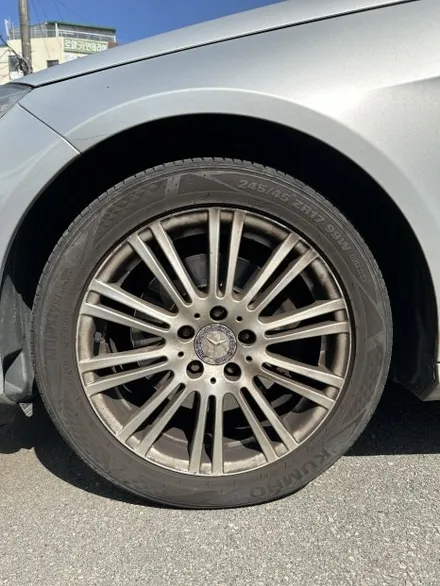 벤츠 E클래스 W212 E300 엘레강스 17인치 순정휠 휠교체작업 광주 휠수리 휠복원 벤츠휠잘하는곳 벤츠휠전문점 휠판매 휠저렴한곳 휠복원잘하는곳 / 광주 북구 유동