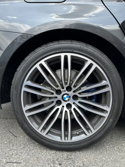 BMW 5시리즈 (G30) 530i xDrive M 스포츠 플러스 19인치 순정휠 블랙유광 휠색상변경 광주 휠도색 휠복원 휠수리 휠커스텀 휠제작 휠도색잘하는곳 휠복원추천 / 광주 북구 유동