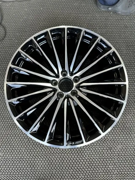 벤츠 CLS C257 CLS450 4MATIC 디지뇨 익스클루시브 에디션 20인치 순정휠 마차휠 광주 다이아몬드컷팅휠복원 휠복원 휠수리 컷팅휠복원 수입차휠복원 벤츠휠복원 / 광주 북구 유동