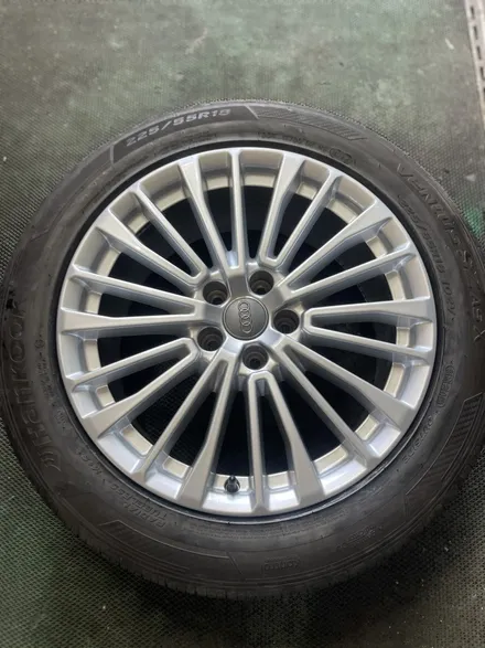 아우디 A6 (C8) 40TDI 프리미엄 순정휠 18인치 휠도색복원 광주휠복원 광주휠수리 광주수입차휠도색추천 / 광주 북구 유동