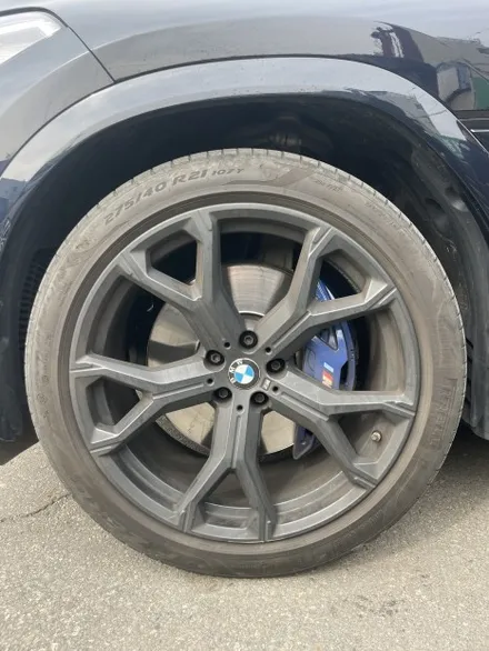 BMW X6 G06 xDrive 40i M스포츠 순정휠 21인치 블랙휠 광주 휠도색 휠복원 휠수리 휠스크래치복원 광주타이어 광주휠업체 수입차휠전문점 / 광주 북구 유동