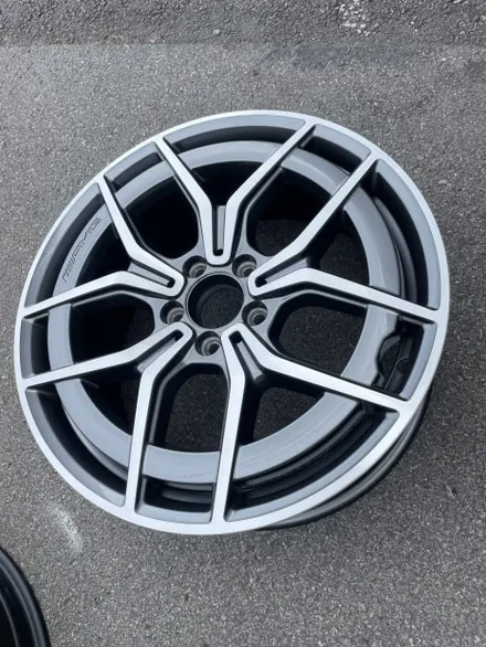 벤츠 E클래스 W213 E220d 4MATIC AMG Line 순정휠 19인치 다이아몬드컷팅휠 휠굴절로 인한 휠교체 광주 휠수리 휠복원 휠판매전문점 / 광주 북구 유동