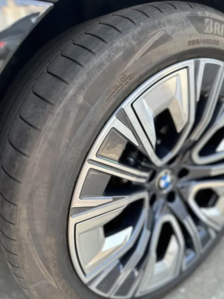 BMW 7시리즈 G70 740d xDrive 디자인 퓨어 엑셀런스 순정휠 20인치 다이아몬드컷팅휠 휠복원 광주 컷팅휠복원 휠수리 BMW휠전문점 BMW휠복원 수입차휠수리 / 광주 북구 유동