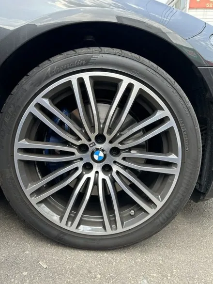 BMW 5시리즈 (G30) 530i xDrive M 스포츠 플러스 19인치 순정휠 블랙유광 휠색상변경 광주 휠도색 휠복원 휠수리 휠커스텀 휠제작 휠도색잘하는곳 휠복원추천 / 광주 북구 유동