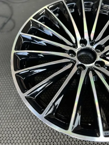 벤츠 CLS C257 CLS450 4MATIC 디지뇨 익스클루시브 에디션 20인치 순정휠 마차휠 광주 다이아몬드컷팅휠복원 휠복원 휠수리 컷팅휠복원 수입차휠복원 벤츠휠복원 / 광주 북구 유동