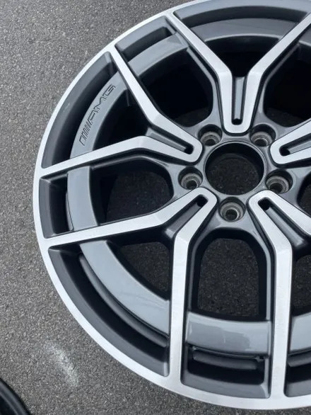벤츠 E클래스 W213 E220d 4MATIC AMG Line 순정휠 19인치 다이아몬드컷팅휠 휠굴절로 인한 휠교체 광주 휠수리 휠복원 휠판매전문점 / 광주 북구 유동