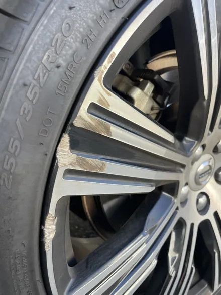 볼보 S90 T8 AWD 인스크립션 순정휠 20인치 휠도색복원작업 광주 휠도색 휠복원 휠수리 휠컬러변경 광주휠전문점 휠잘하는곳추천 / 광주 북구 유동