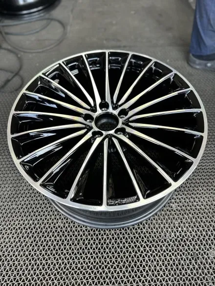 벤츠 CLS C257 CLS450 4MATIC 디지뇨 익스클루시브 에디션 20인치 순정휠 마차휠 광주 다이아몬드컷팅휠복원 휠복원 휠수리 컷팅휠복원 수입차휠복원 벤츠휠복원 / 광주 북구 유동
