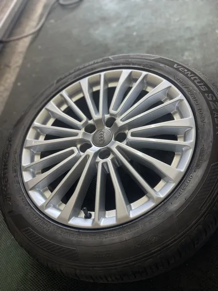 아우디 A6 (C8) 40TDI 프리미엄 순정휠 18인치 휠도색복원 광주휠복원 광주휠수리 광주수입차휠도색추천 / 광주 북구 유동