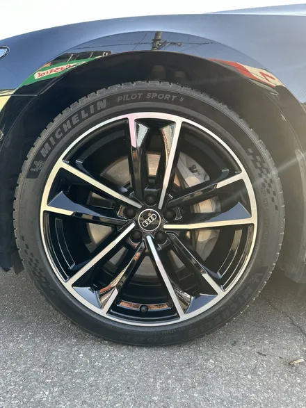아우디 A7 (4K) 55 TFSI 콰트로 프리미엄 20인치 순정휠 다이아몬드컷팅휠 블랙폴리시 컷팅휠복원 블랙컷팅 광주 휠커스텀 광주타이어 광주 휠복원 광주 휠도색잘하는곳 / 광주 북구 유동